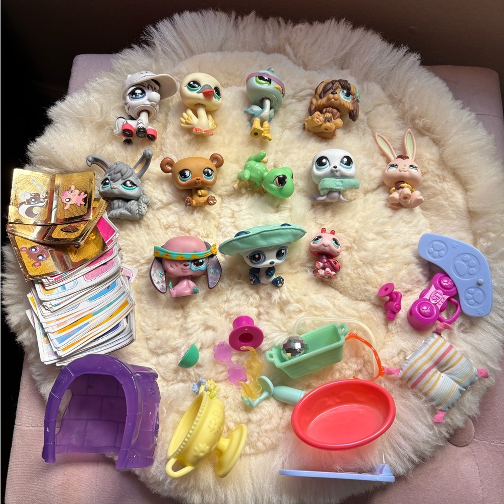 Littlest Pet Shop Colorful Animal Figures and Accessories
